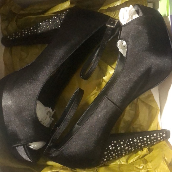 Madden girl - Picture 5 of 8